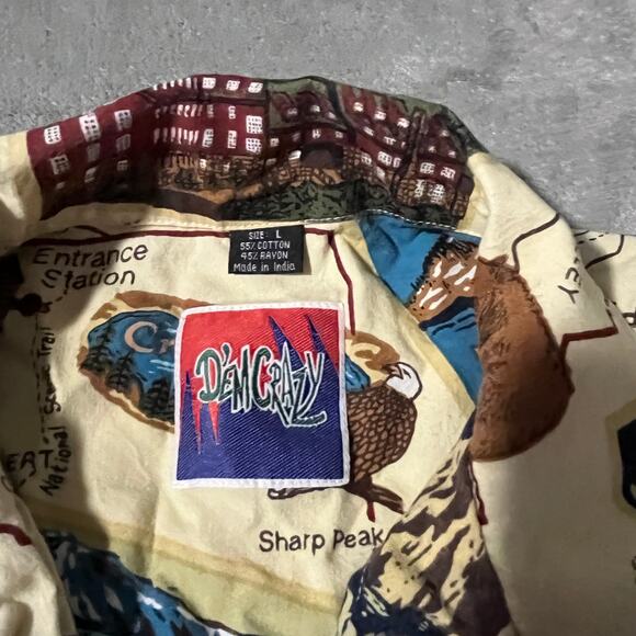 Dem Crazy Shirt Mens‎ Large Cream All Over Print Button Up Short Sleeves Casual - Picture 8 of 9